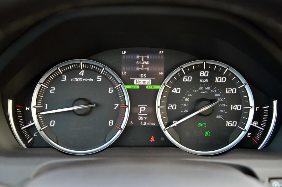 Панель приборов Acura TLX 3.5L V6 SH-AWD 2015 года  (фото 83 из 91)